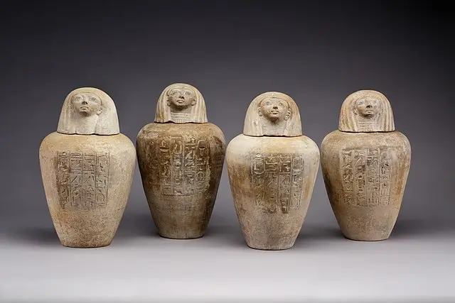 Canopic-Jar-of-Ruiu