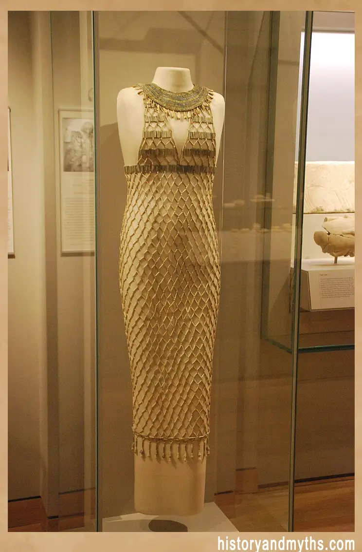 Beadnet dress (faience), Old Kingdom (Dynasty 4, c. 2551–2528 BC)
