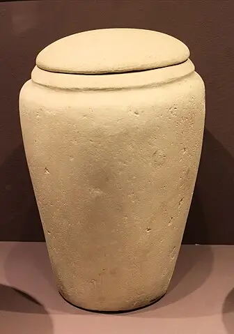 canopic-jar-of-Seschem-nefer-III
