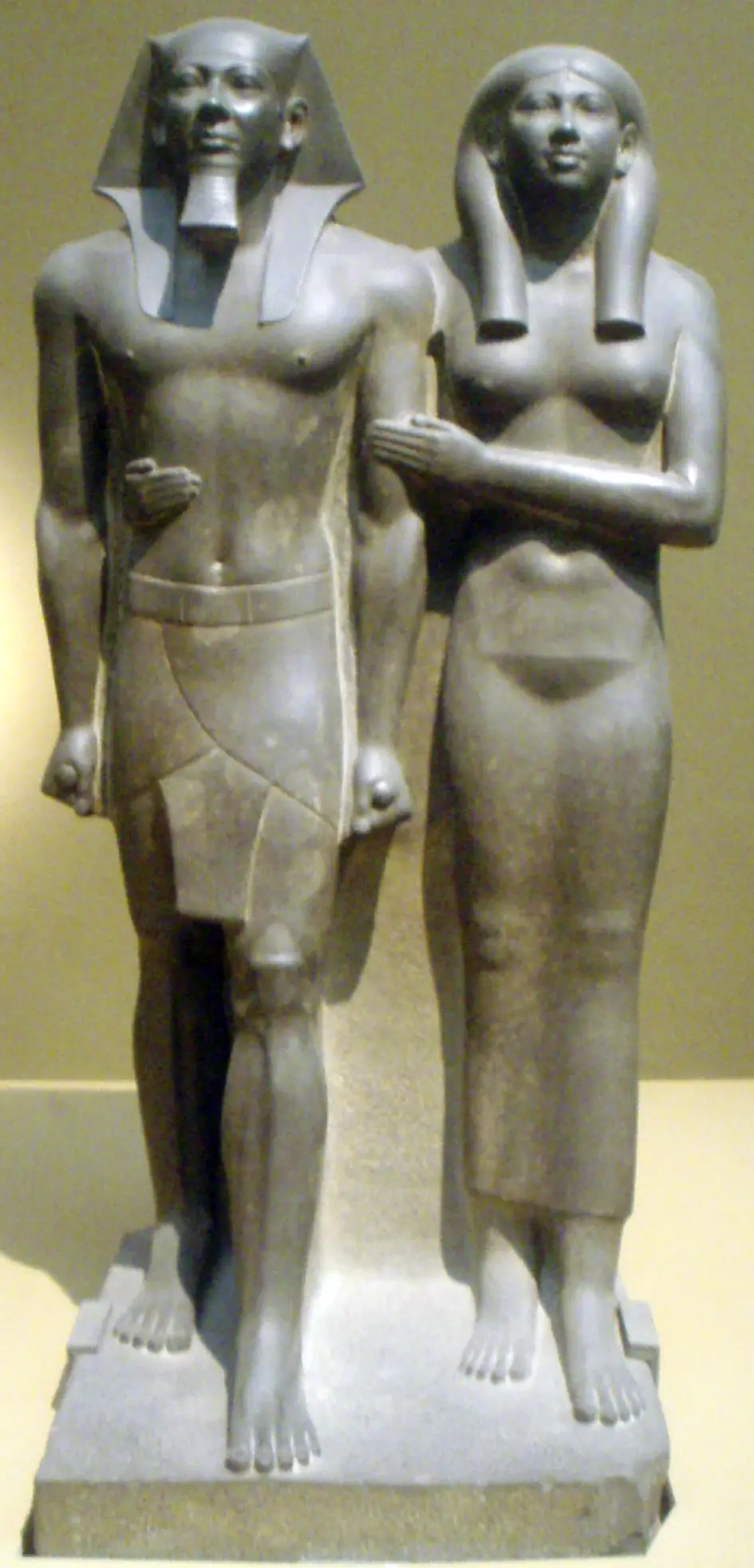 Statue of Menkaura and Queen Khamerernebty II