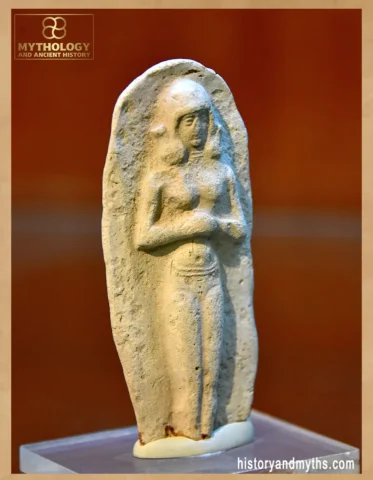 An Old Babylonian fired clay plaque depicting a female figure, reflecting how women were visually represented in Mesopotamian daily and symbolic culture.