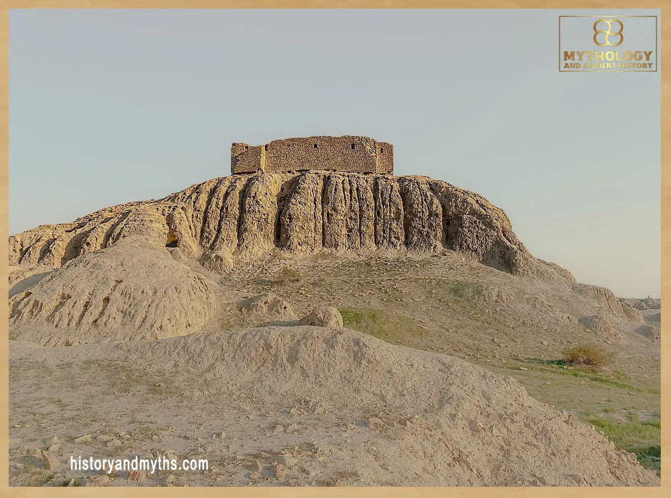 Panoramic view of the ziggurat of Nippur, Iraq