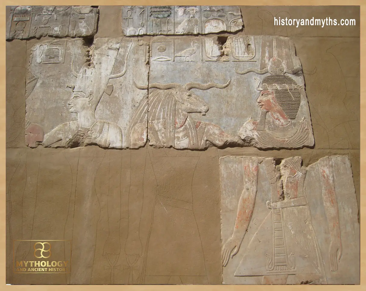 Thutmose I with Khnum and the goddess Satis at Elephantine