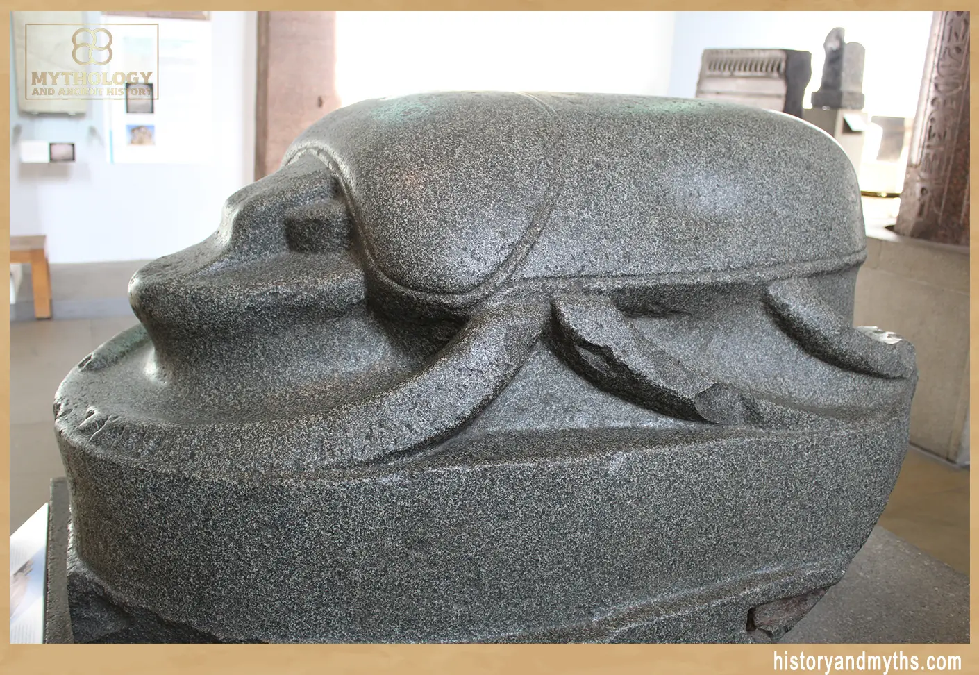 Statue_of_Khepri,_British_Museum_09