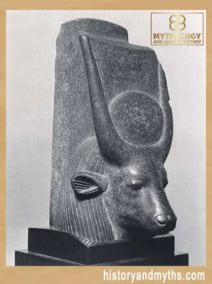 Head_of_a_Cow_Goddess_(Hathor_or_Mehetweret)_MET_picture6