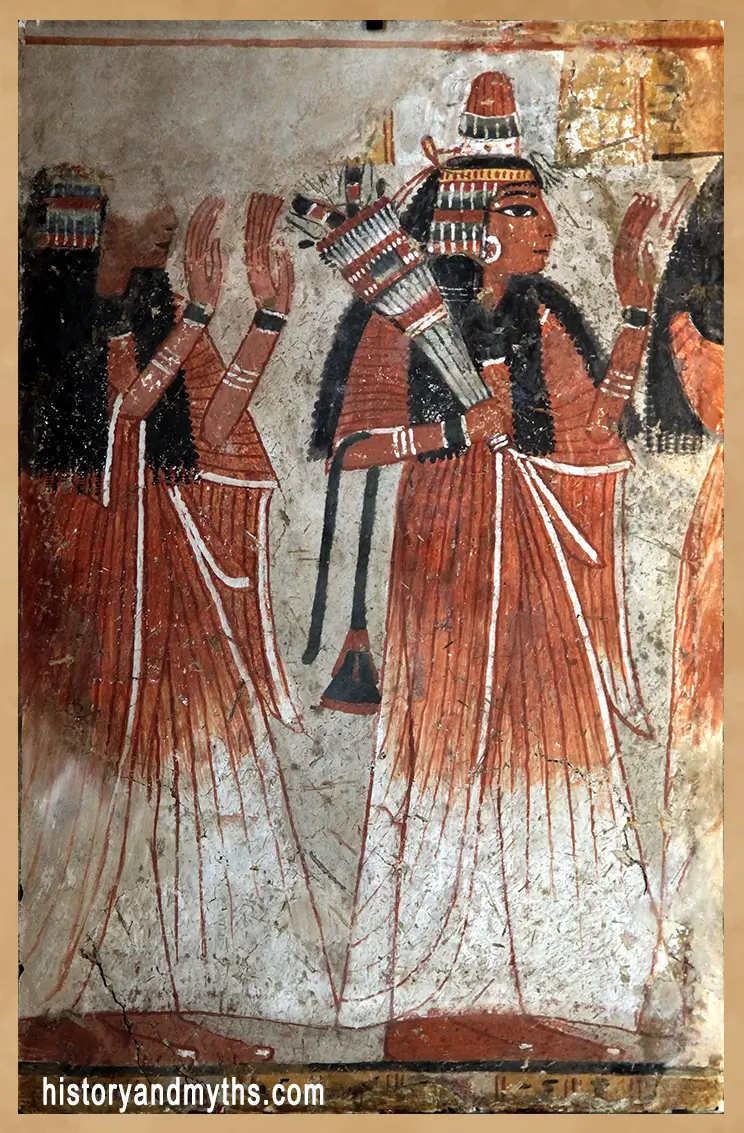 Women in ceremonial dress (Louvre E 13108), New Kingdom