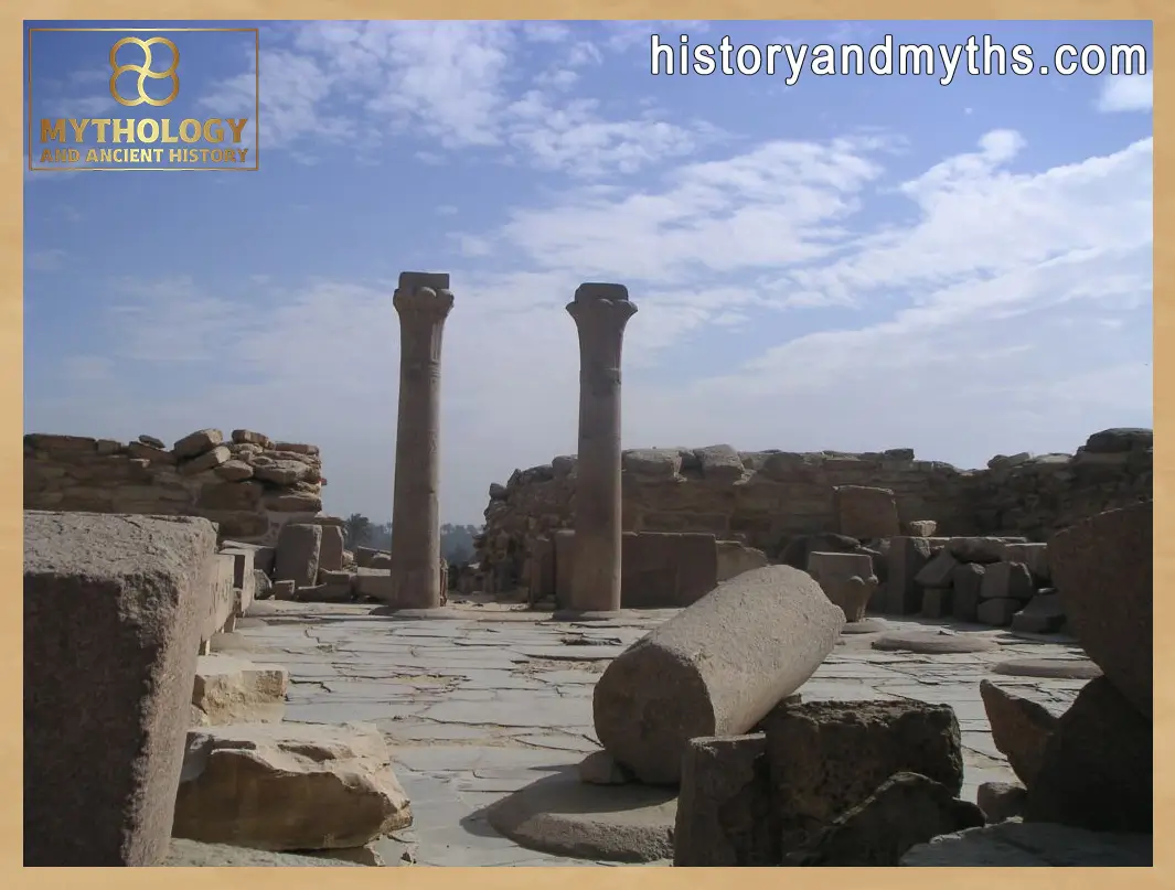 Columns-of-the-funeral-temple-of-Sahourê-in-Abousir