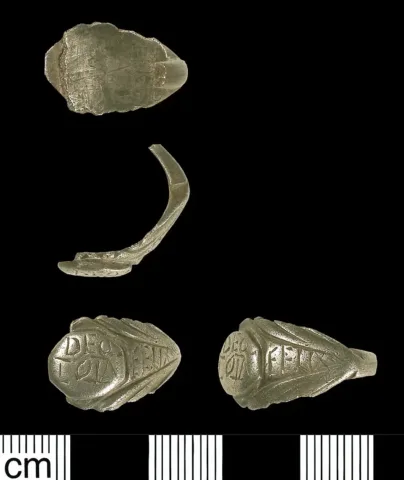 Roman silver finger ring discovered at Hockliffe, Bedfordshire, bearing a dedication to Toutatis. Photo: Portable Antiquities Scheme, CC BY-SA 3.0.